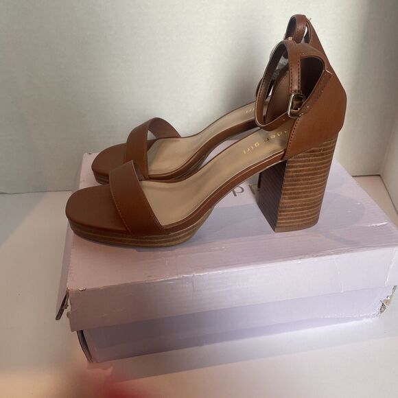 NEW Madden Girl Dawny Whiskey Sandals Size 9.5 Strappy Block Heel - Picture 3 of 4